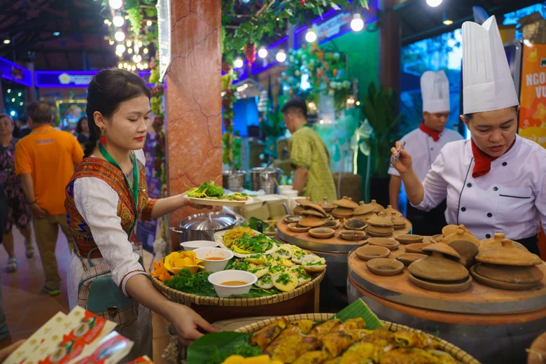 Nhiều trải nghiệm hấp dẫn trong lễ hội văn ho&aacute; ẩm thực tại TP.HCM- Ảnh 1.