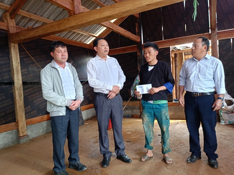 Mưa đ&aacute; tiếp tục g&acirc;y thiệt hại nặng nề cho người d&acirc;n khu vực T&acirc;y Bắc- Ảnh 2.
