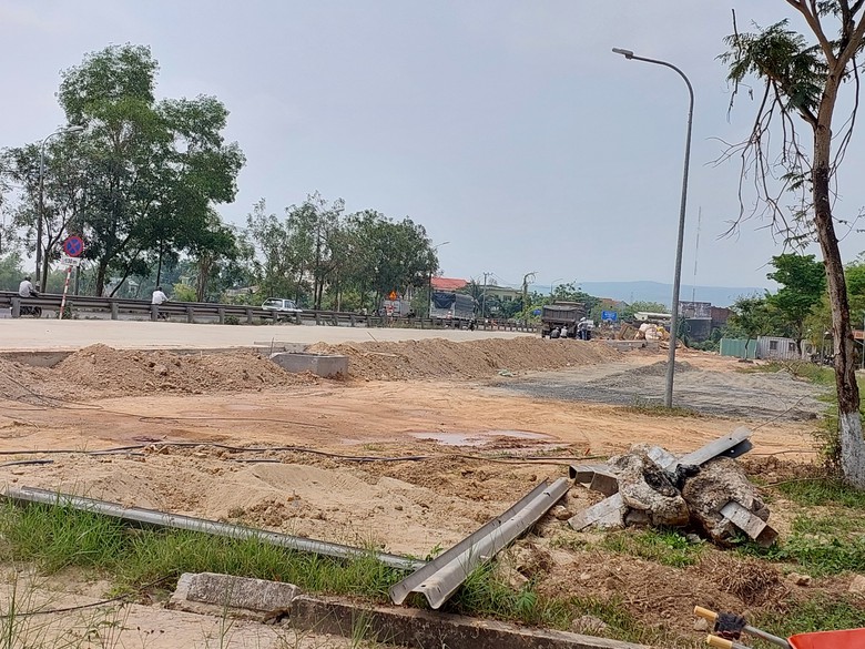 Đ&agrave; Nẵng: Kh&oacute; vận động b&agrave;n giao mặt bằng mở rộng QL14B- Ảnh 11.