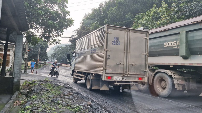 V&igrave; sao chưa dỡ trạm barie kiểm so&aacute;t người d&acirc;n tr&ecirc;n đường nối Bắc Giang - Quảng Ninh?- Ảnh 1.