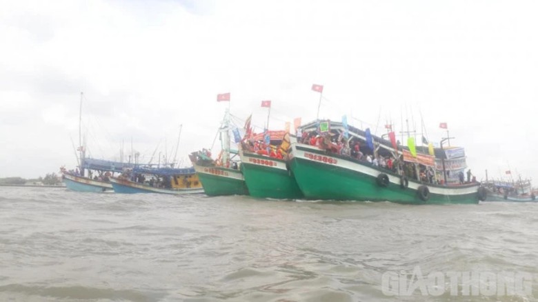 Siết chặt giao th&ocirc;ng thủy dịp lễ hội Nghinh &Ocirc;ng S&ocirc;ng Đốc- Ảnh 1.