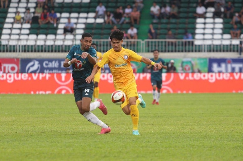 Người “hồi sinh” HAGL phát biểu khó đỡ sau khi đội nhà đánh rơi chiến thắng- Ảnh 1. Người “hồi sinh” HAGL phát biểu khó đỡ sau khi đội nhà đánh rơi chiến thắng- Ảnh 1.