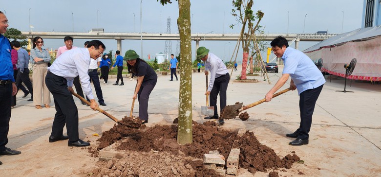 Trồng c&acirc;y, x&acirc;y nh&agrave; nh&acirc;n &aacute;i cho nạn nh&acirc;n TNGT tại Nam Định- Ảnh 5.