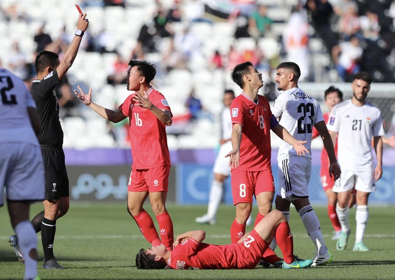 AFC buộc hai ng&ocirc;i sao tuyển Việt Nam phải l&agrave;m ngay điều n&agrave;y trong 30 ng&agrave;y- Ảnh 1.