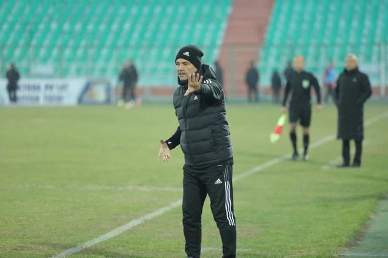 HLV ch&acirc;u &Acirc;u đầu ti&ecirc;n gửi hồ sơ ứng tuyển ghế n&oacute;ng tuyển Việt Nam- Ảnh 1.