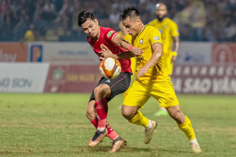 Vừa trở lại V-League, 
