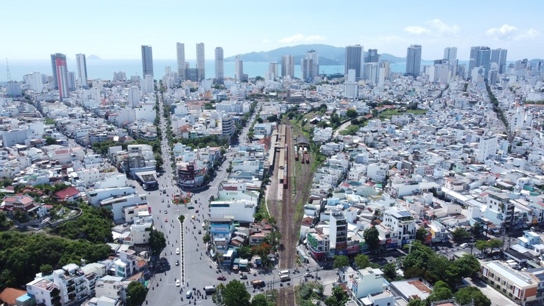 Nha Trang l&agrave; trung t&acirc;m dịch vụ cảng biển của Nam Trung Bộ v&agrave; cả nước- Ảnh 2.