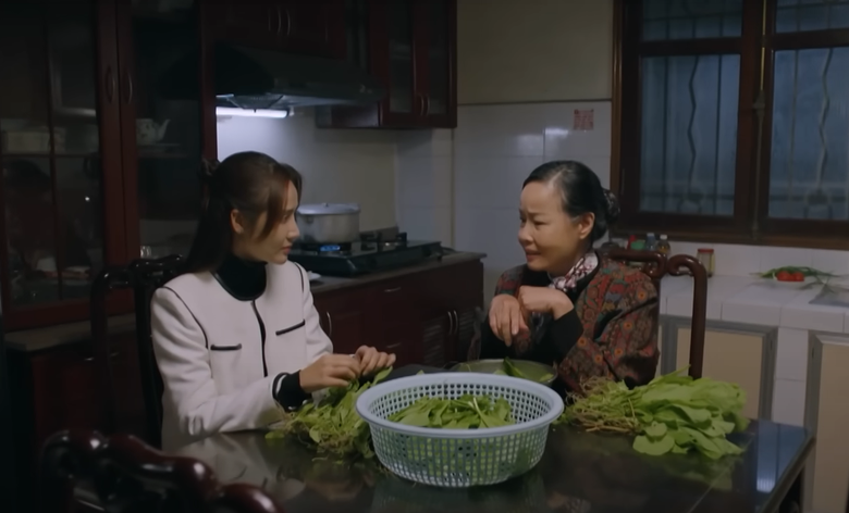 Dương t&acirc;m sự với mẹ L&acirc;m mới biết trong suốt nhiều năm qua, anh kh&ocirc;ng y&ecirc;u ai ngo&agrave;i c&ocirc;.
