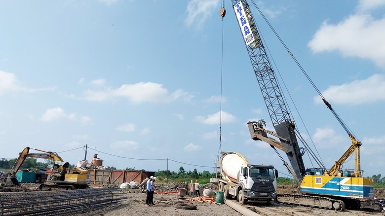 Cao tốc Cao L&atilde;nh - An Hữu thi c&ocirc;ng thế n&agrave;o khi thiếu c&aacute;t?- Ảnh 2.