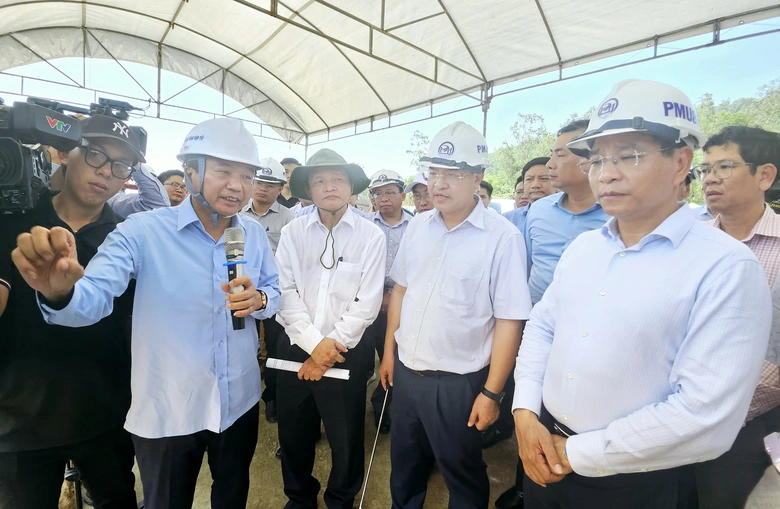 Bộ trưởng GTVT: R&uacute;t ngắn tiến độ, ho&agrave;n th&agrave;nh đồng bộ cao tốc qua B&igrave;nh Định, Ph&uacute; Y&ecirc;n- Ảnh 6.