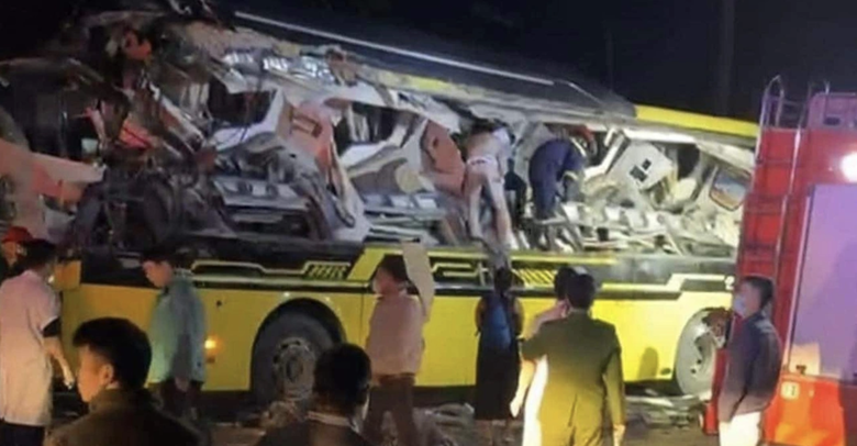 B&agrave;i học sau vụ TNGT giữa container v&agrave; xe kh&aacute;ch ở Tuy&ecirc;n Quang- Ảnh 2.