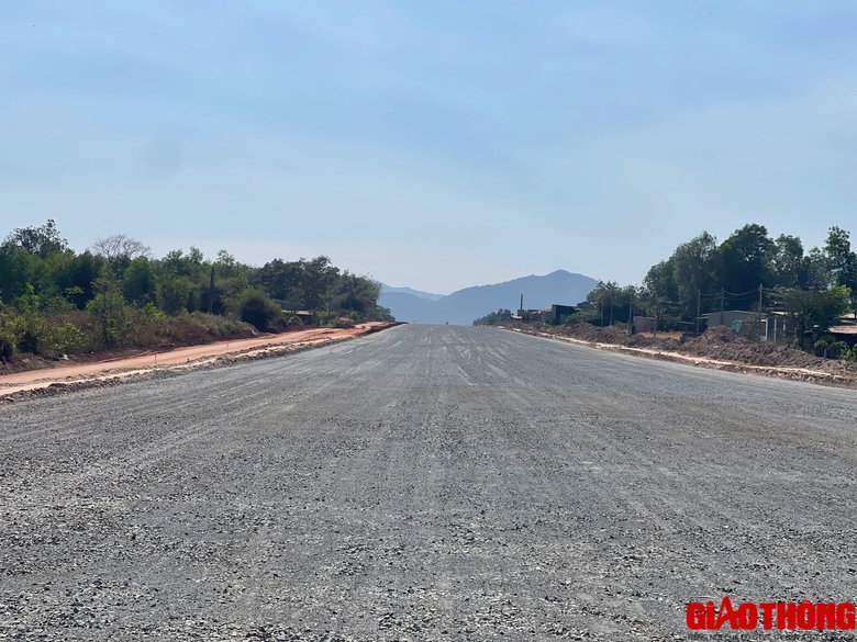 Cao tốc qua B&agrave; Rịa - Vũng T&agrave;u bứt tốc, dự kiến về đ&iacute;ch sớm- Ảnh 3.