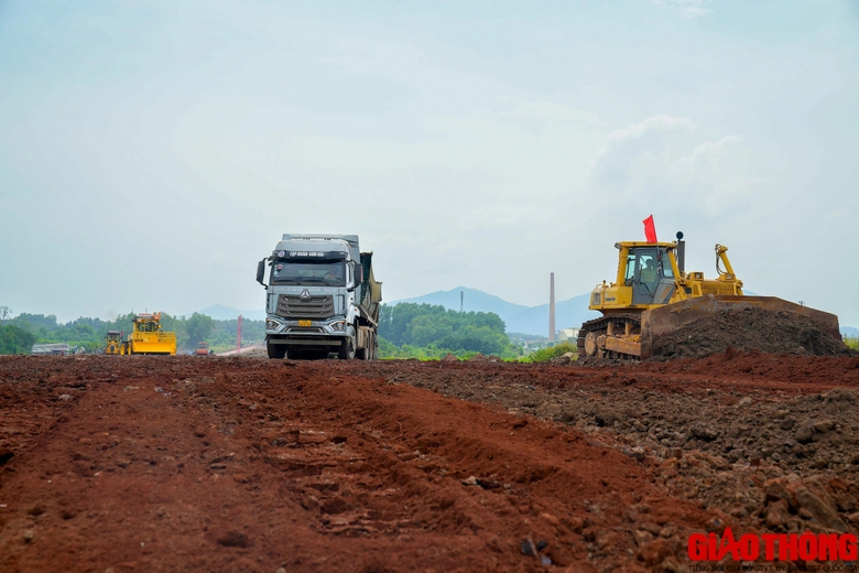 Cao tốc qua B&agrave; Rịa - Vũng T&agrave;u bứt tốc, dự kiến về đ&iacute;ch sớm- Ảnh 6.