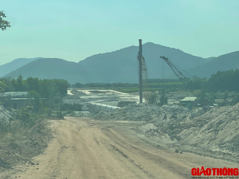 Cao tốc qua B&agrave; Rịa - Vũng T&agrave;u bứt tốc, dự kiến về đ&iacute;ch sớm- Ảnh 9.