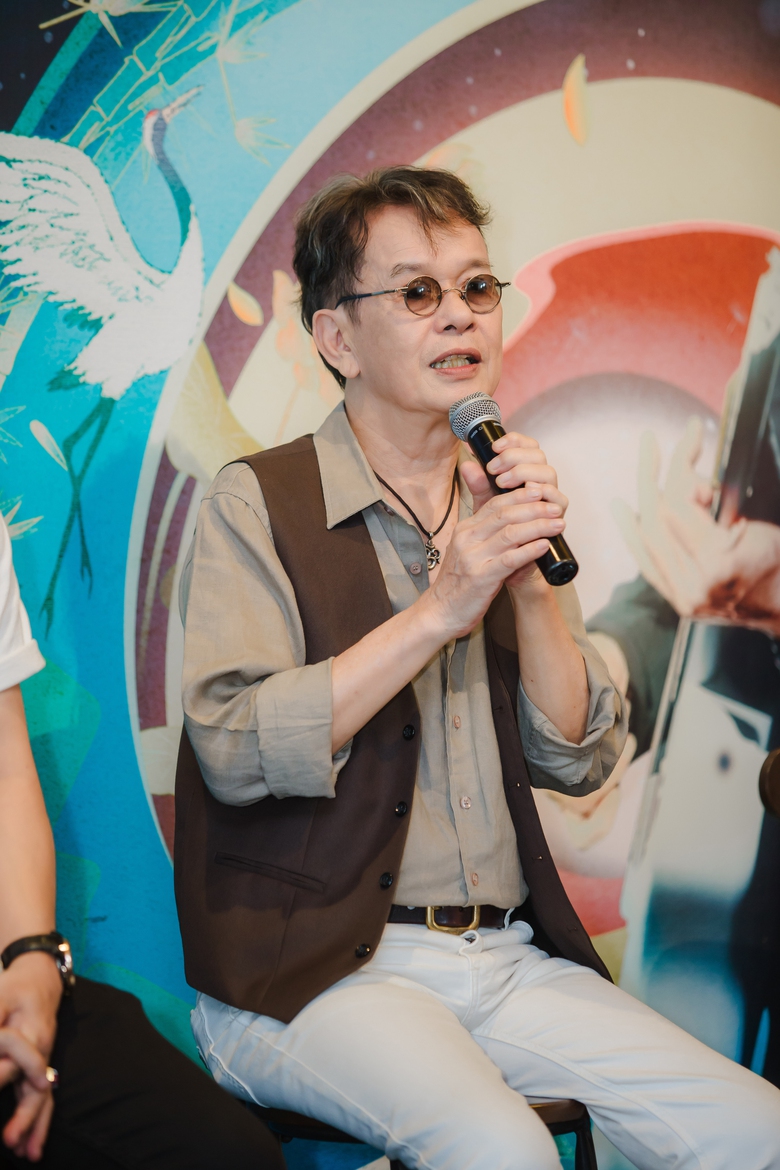 Ca sĩ Bằng Kiều: 
