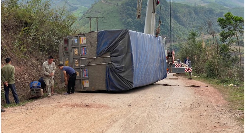 Quảng Ninh: Tai nạn r&igrave;nh rập tr&ecirc;n đường tỉnh xuống cấp- Ảnh 2.