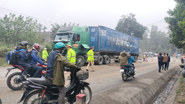 Nh&acirc;n chứng kể ph&uacute;t chứng kiến vụ tai nạn 5 người chết ở Tuy&ecirc;n Quang- Ảnh 3.