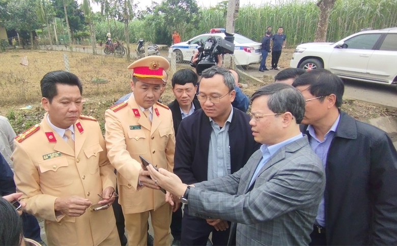 Khôi phục dữ liệu hộp đen xe container, làm rõ nguyên nhân tai nạn 5 người chết- Ảnh 1. Khôi phục dữ liệu hộp đen xe container, làm rõ nguyên nhân tai nạn 5 người chết- Ảnh 1.