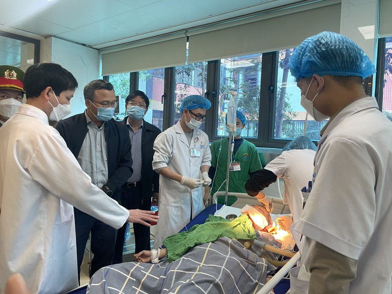 Kh&ocirc;i phục dữ liệu hộp đen xe container, l&agrave;m r&otilde; nguy&ecirc;n nh&acirc;n tai nạn 5 người chết- Ảnh 2.