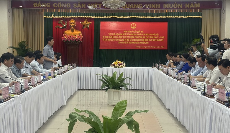 Ph&oacute; chủ tịch Quốc hội: Kh&ocirc;ng để c&aacute;c c&ocirc;ng tr&igrave;nh trọng điểm phải chờ mặt bằng- Ảnh 4.