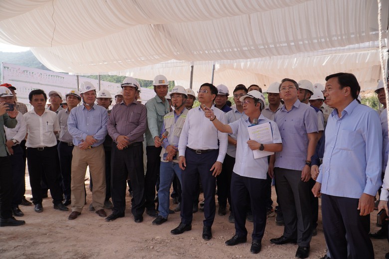 Bộ trưởng Nguyễn Văn Thắng: Ho&agrave;n th&agrave;nh nhanh cao tốc, rộng cửa cho địa phương ph&aacute;t triển- Ảnh 1.