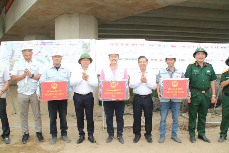 Bộ trưởng GTVT: Chậm nhất 31/12/2025 ho&agrave;n th&agrave;nh cao tốc Cần Thơ - C&agrave; Mau- Ảnh 2.