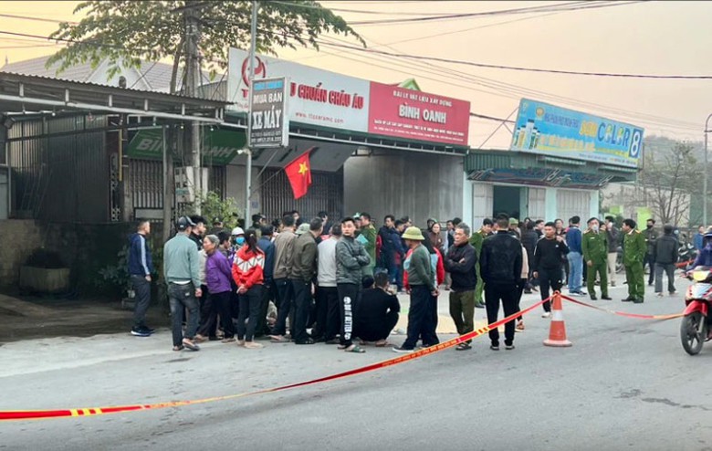 Hiện trường xảy ra vụ TNGT nghiêm trọng khiến 3 người thương vong. Hiện trường xảy ra vụ TNGT nghiêm trọng khiến 3 người thương vong.