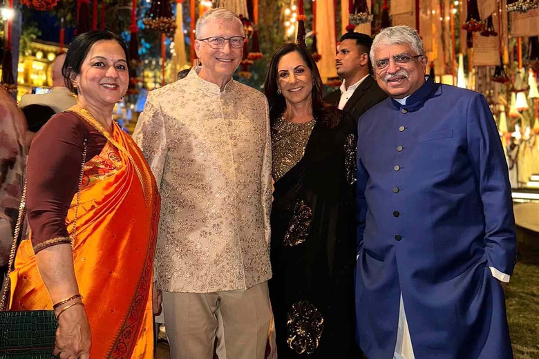 Chuyện t&igrave;nh của tỷ ph&uacute; Bill Gates với bạn g&aacute;i b&iacute; ẩn đang c&ugrave;ng du lịch tại Việt Nam- Ảnh 2.