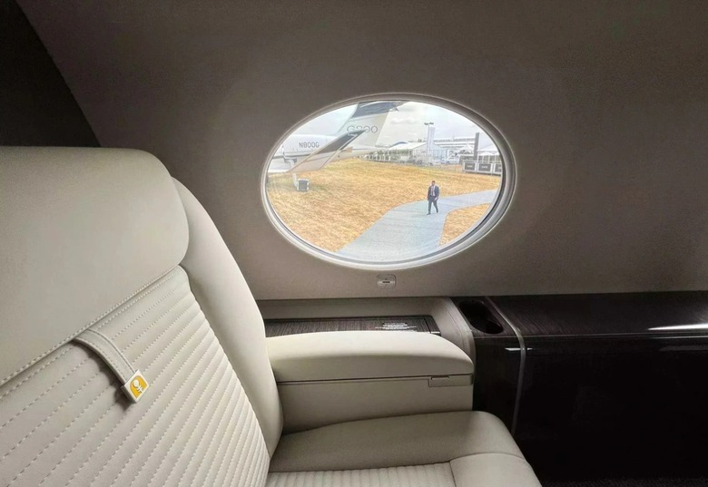 Cho&aacute;ng ngợp với bộ sưu tập m&aacute;y bay ri&ecirc;ng của tỷ ph&uacute; Bill Gates- Ảnh 3.