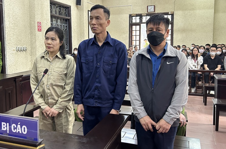 Cựu l&atilde;nh đạo li&ecirc;n đo&agrave;n lao động tỉnh lĩnh &aacute;n v&igrave; n&acirc;ng gi&aacute; b&aacute;nh chưng, gi&ograve; Tết của c&ocirc;ng nh&acirc;n- Ảnh 1.