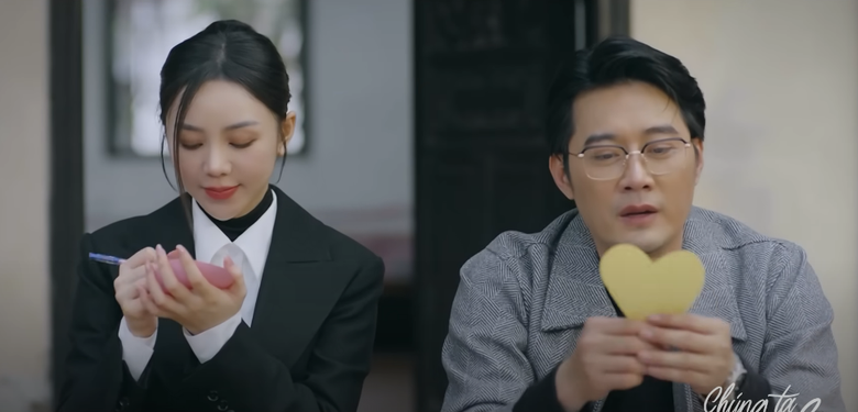 Sếp Giang mượn thơ để tỏ t&igrave;nh với c&ocirc; gi&aacute;o Nguyệt.