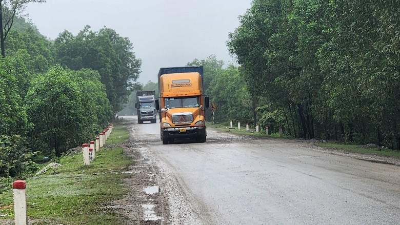 Đường ven biển H&agrave; Tĩnh xuống cấp: V&igrave; sao chưa được sửa chữa?- Ảnh 9.