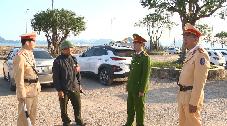 Quảng Ninh: Đảm bảo an to&agrave;n tr&ecirc;n c&aacute;c tuyến đường du xu&acirc;n- Ảnh 4.