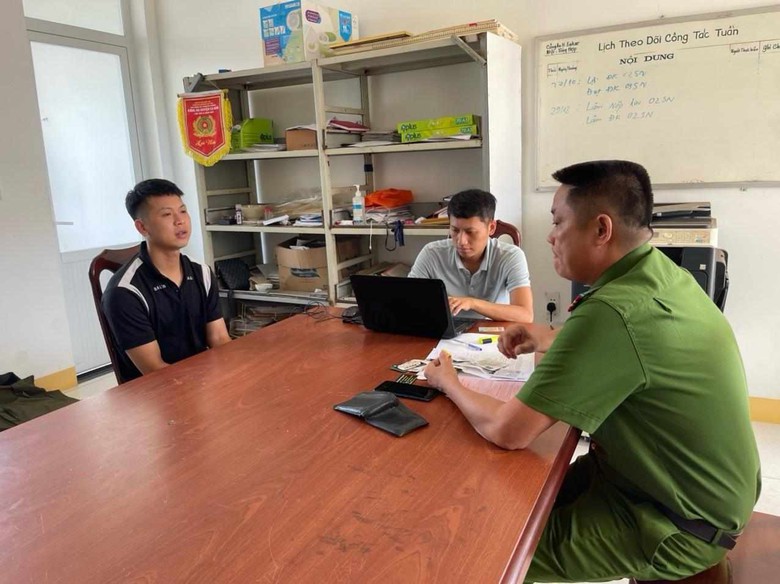 Giả vờ mua v&agrave;ng, thanh ni&ecirc;n cướp giật hơn 9 chỉ v&agrave;ng bỏ chạy- Ảnh 1.