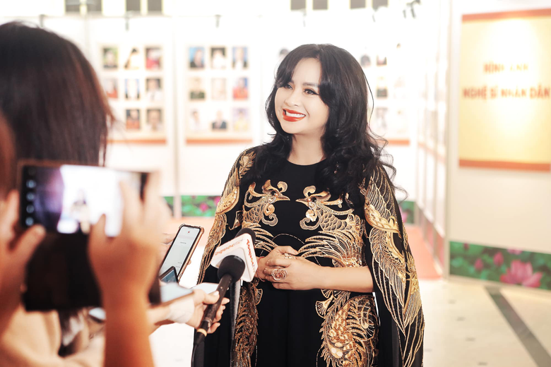 NSND Thanh Lam: T&ocirc;i sẽ mang qu&agrave; l&agrave; danh hiệu NSND tặng chồng sắp cưới- Ảnh 4.