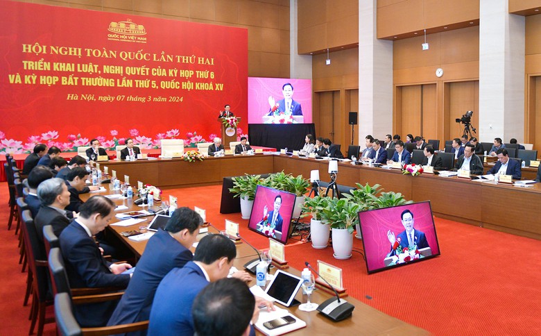 Chủ tịch Quốc hội: Tận dụng thế mạnh của mạng x&atilde; hội để truyền th&ocirc;ng ph&aacute;p luật- Ảnh 2.