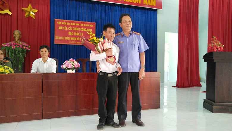 Người mang án oan 43 năm ở Khánh Hòa được chi trả bồi thường gần 1,7 tỷ đồng- Ảnh 1. Người mang án oan 43 năm ở Khánh Hòa được chi trả bồi thường gần 1,7 tỷ đồng- Ảnh 1.