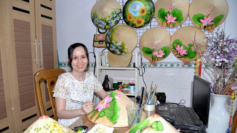 Nữ nghệ nh&acirc;n &ldquo;thổi hồn&rdquo; Việt v&agrave;o n&oacute;n l&aacute;- Ảnh 1.