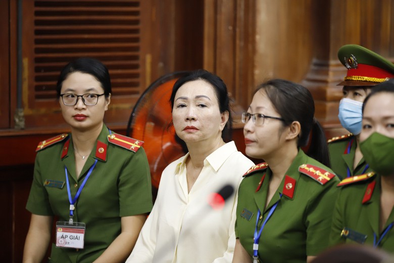 Xử vụ Vạn Thịnh Phát: Biết rủi ro nhưng vẫn chấp nhận thẩm định giá cho SCB- Ảnh 2. Xử vụ Vạn Thịnh Phát: Biết rủi ro nhưng vẫn chấp nhận thẩm định giá cho SCB- Ảnh 2.