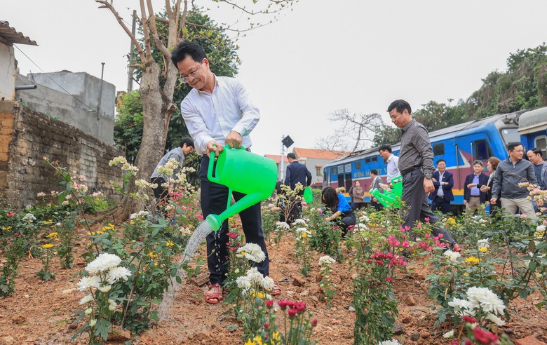 Cận cảnh t&agrave;u hỏa 