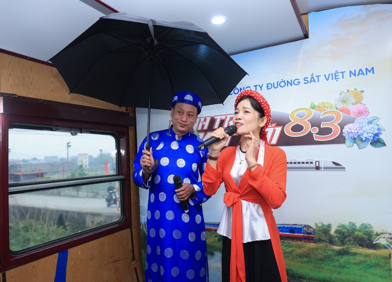 Cận cảnh t&agrave;u hỏa 