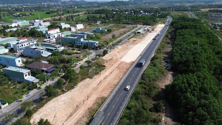 Lo tiến độ cao tốc qua Đ&agrave; Nẵng v&igrave; vướng mặt bằng- Ảnh 1.