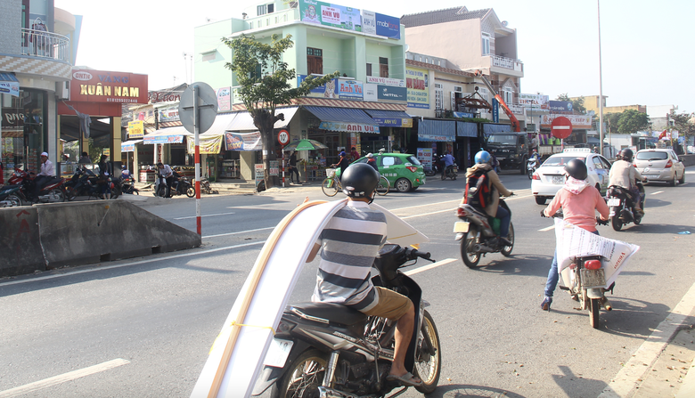 V&igrave; sao tồn tại c&aacute;c &ldquo;n&uacute;t thắt cổ chai&rdquo; tr&ecirc;n quốc lộ 40B qua Quảng Nam?- Ảnh 2.