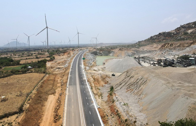 Cao tốc Cam L&acirc;m - Vĩnh Hảo đ&atilde; ho&agrave;n tất thi c&ocirc;ng, chờ lệnh th&ocirc;ng xe- Ảnh 1.