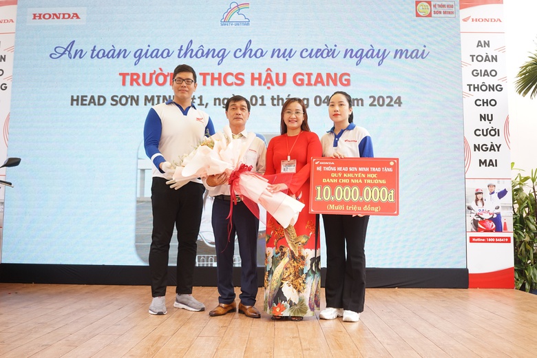 TP.HCM: S&ocirc;i động buổi tuy&ecirc;n truyền ATGT tại trường THCS Hậu Giang- Ảnh 6.