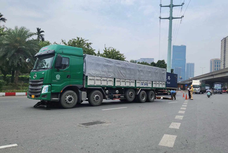 Sẽ tạm giữ giấy tờ của t&agrave;i xế li&ecirc;n quan vụ TNGT qua VNeID- Ảnh 1.
