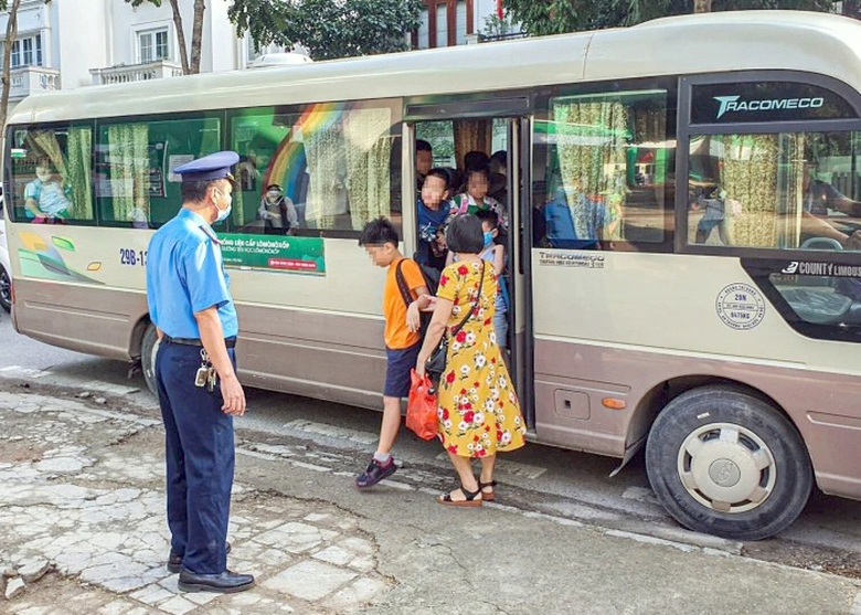 Bộ C&ocirc;ng an đề xuất quy định mới với t&agrave;i xế xe kh&aacute;ch v&agrave; &ocirc; t&ocirc; chở học sinh- Ảnh 2.