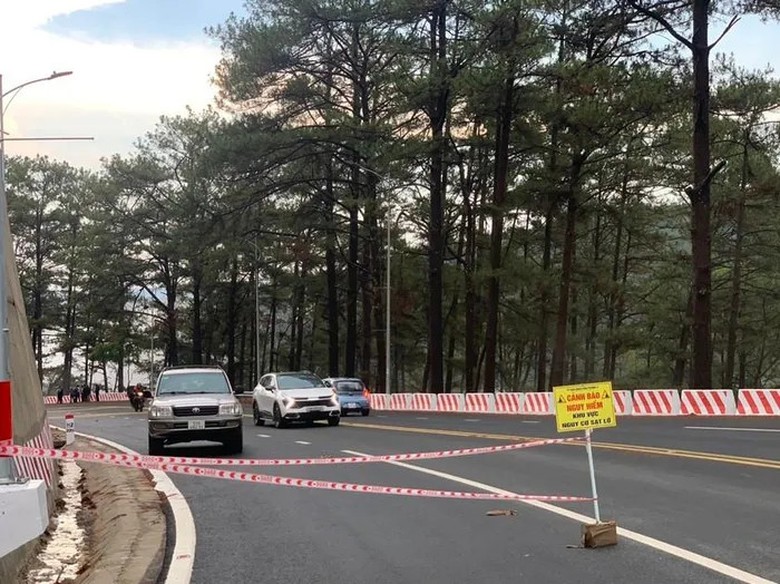 Mưa lớn k&eacute;o d&agrave;i, đ&egrave;o Prenn l&ecirc;n Đ&agrave; Lạt bị sạt lở- Ảnh 2.