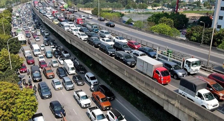 V&igrave; sao H&agrave; Nội chậm thu hồi ph&ugrave; hiệu xe kinh doanh vận tải vi phạm?- Ảnh 1.