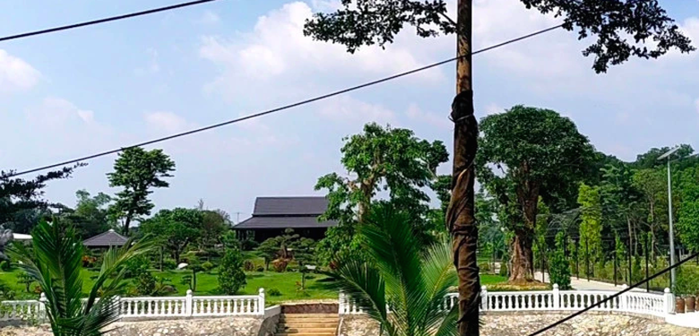 "Biệt phủ" tr&aacute;i ph&eacute;p chưa dỡ bỏ, tự &yacute; x&acirc;y th&ecirc;m s&acirc;n tập golf- Ảnh 1.